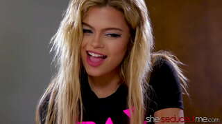 Hot Body സഹോദരി മസാജ് ചെയ്ത് Seduced