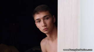 Bata Party - Panoorin ang mga ito bilang pumunta sila ganap na ligaw na nakasakay sa kanyang mukha at titi