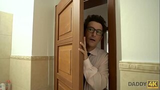 DADDY4K. परीक्षण आधुनिक शिष्टाचार